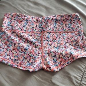 Size 4 lululemon floral shorts